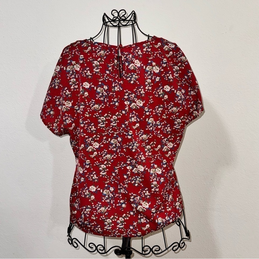 SHEIN Floral Blouse - Picture 3 of 8